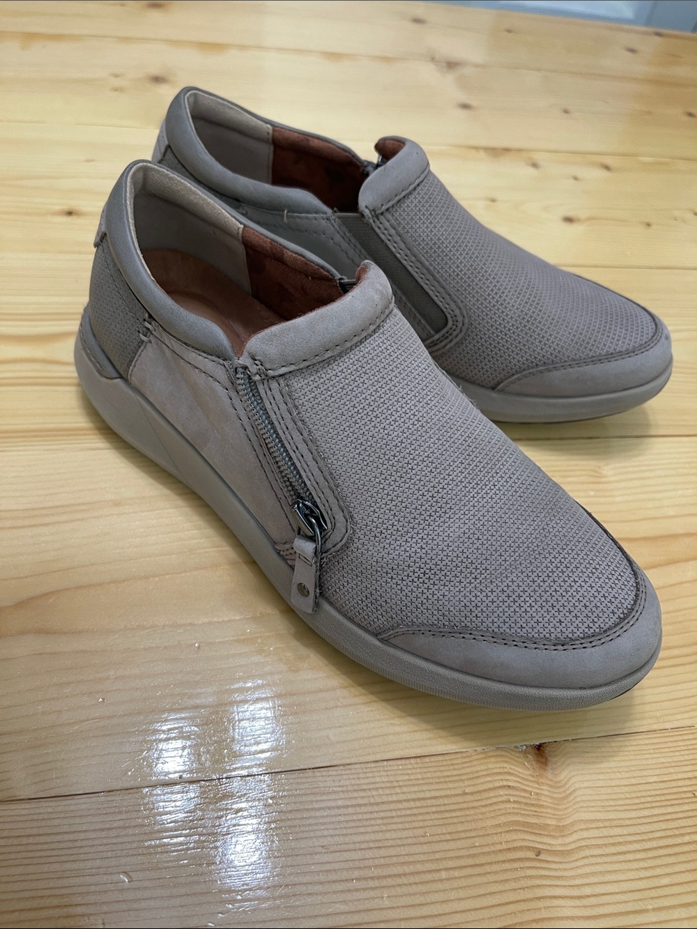 Cobb Hill Skylar Zip Slip-On Sneaker Taupe Suede Mesh Comfort Flat Size 8 - Picture 16 of 16